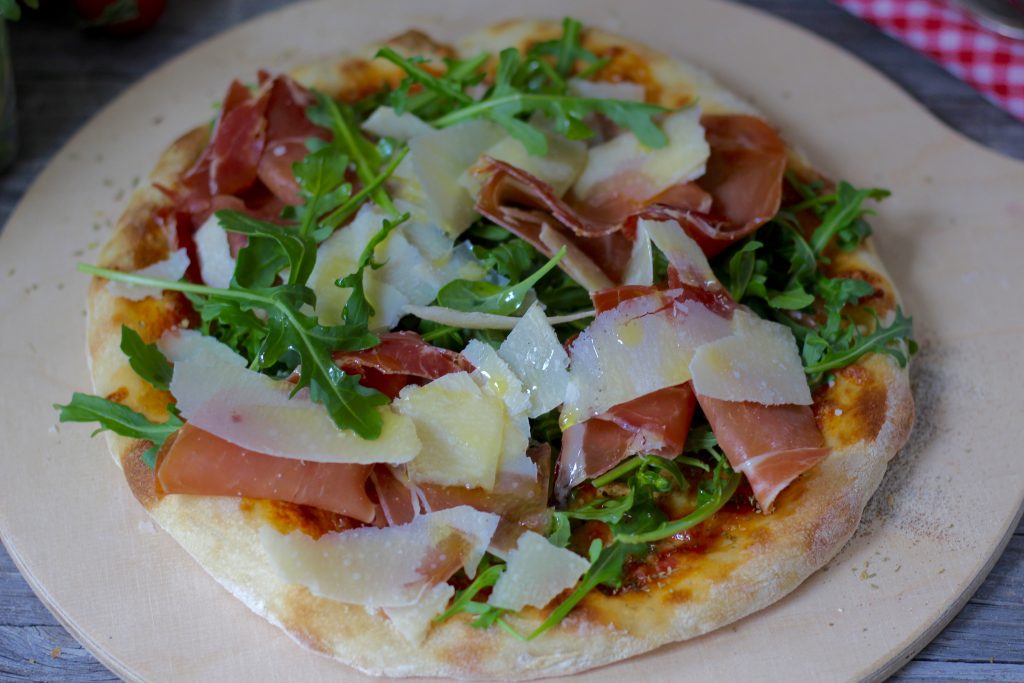 Serrano, Rucola &amp; Parmesan Pizza - Tasty Matter