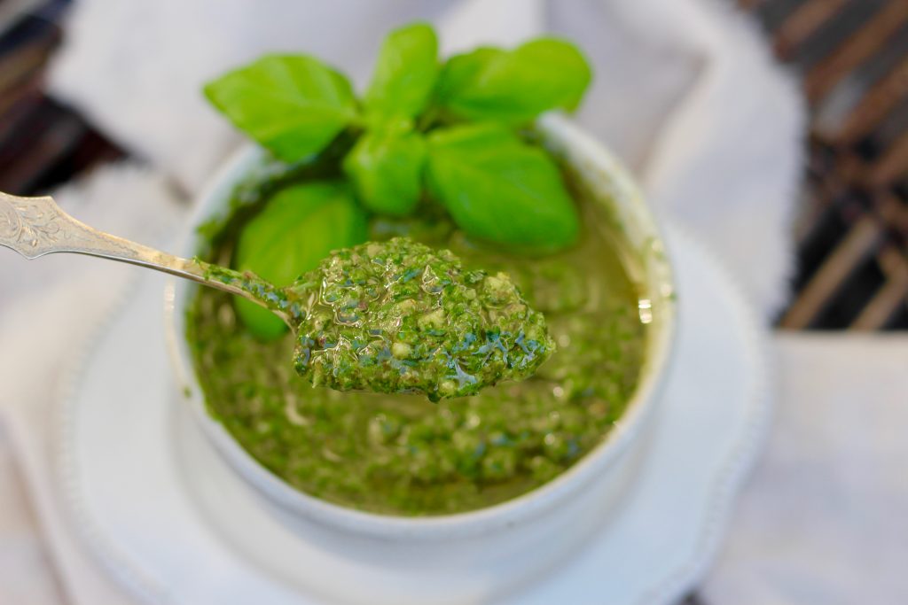 Salsa Verde - perfekt zu Fleisch und allerlei Gegrilltem!!! - Tasty Matter